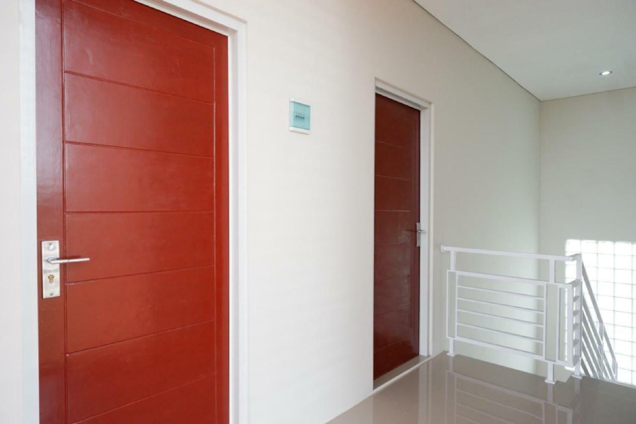 Hotel RedDoorz near RSUD Margono Purwokerto 3 Esterno foto
