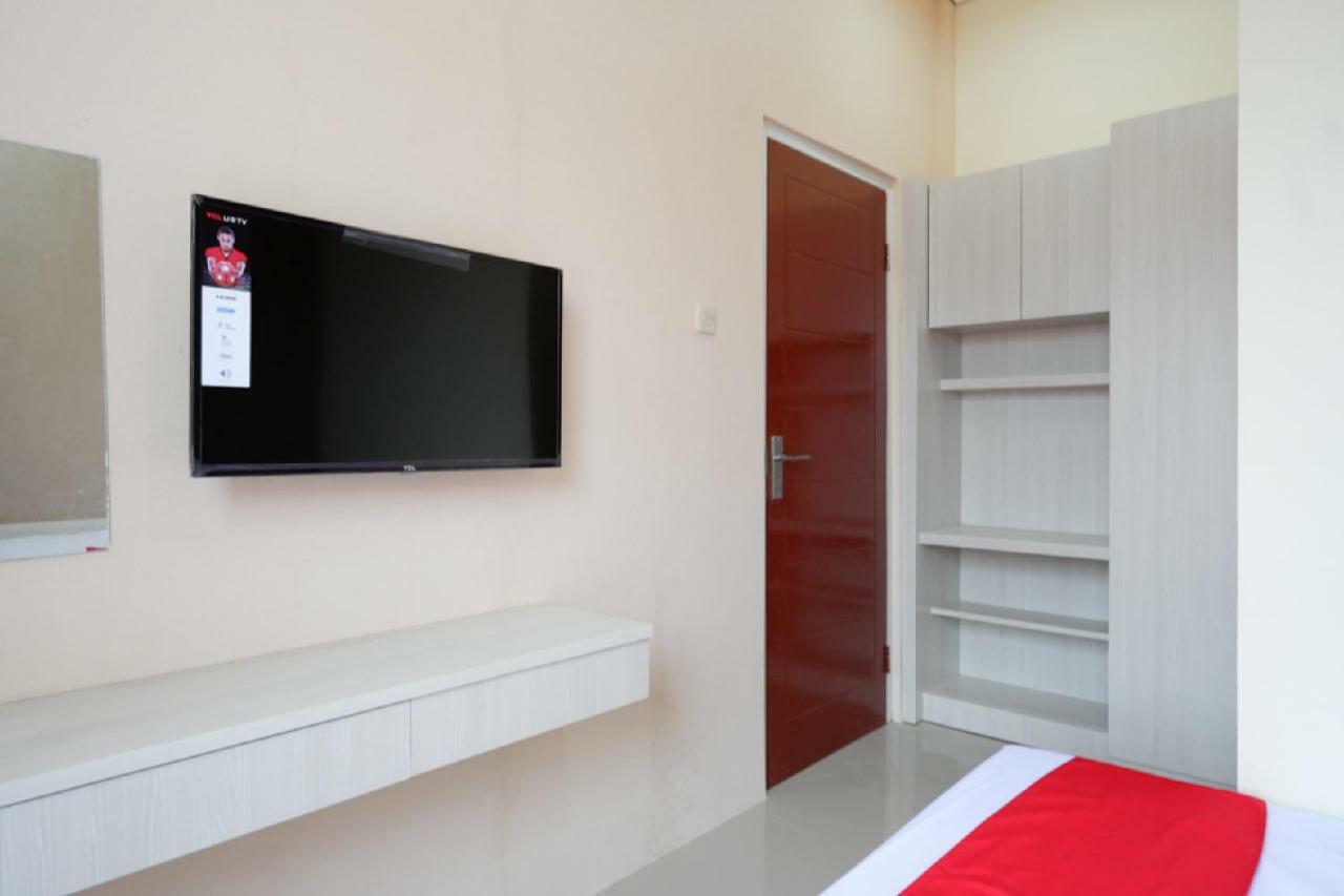 Hotel RedDoorz near RSUD Margono Purwokerto 3 Esterno foto