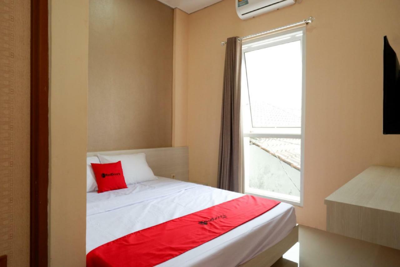 Hotel RedDoorz near RSUD Margono Purwokerto 3 Esterno foto